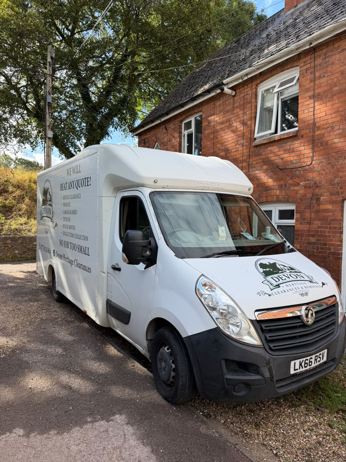 The Devon Heritage Removals van ready for a house move